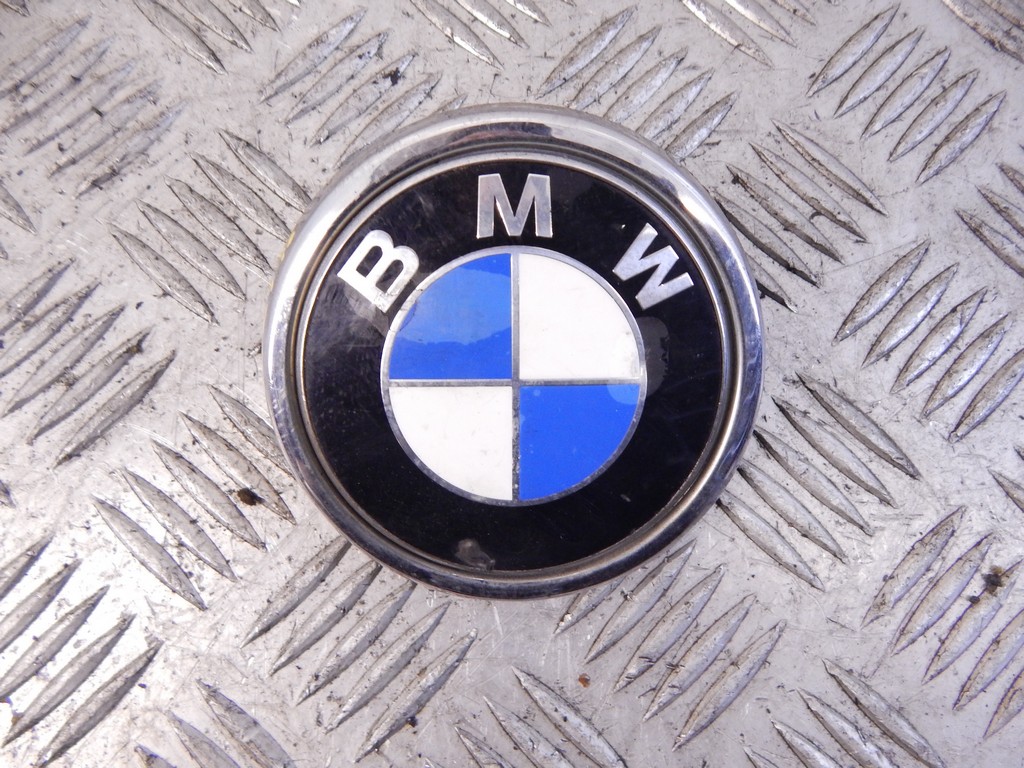 Эмблема (значок) BMW X5 (E53) купить в России