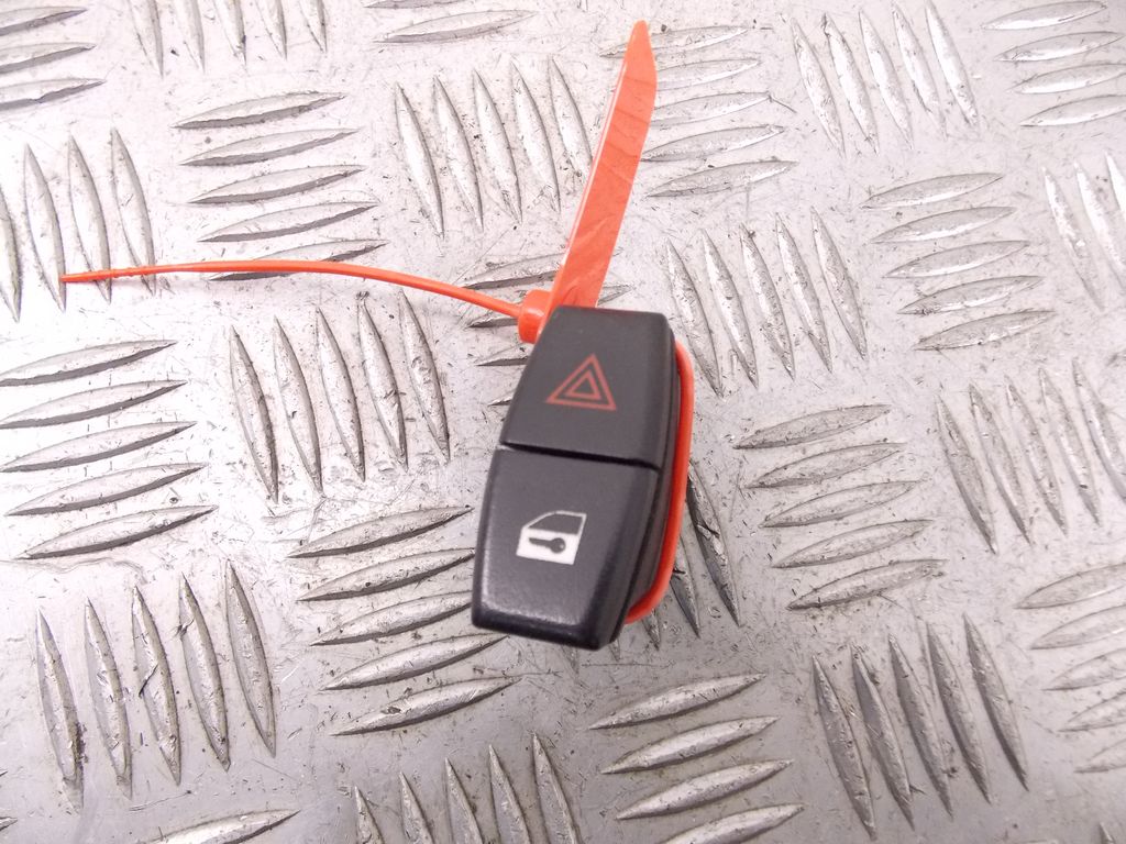 Кнопка аварийной сигнализации BMW 5-Series (E60/E61) купить в России