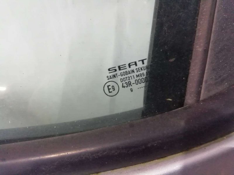 Стекло двери задней левой Seat Ibiza 3 купить в России