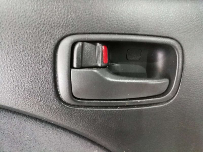Ручка двери внутренняя задняя левая Mitsubishi Outlander 1 купить в Беларуси