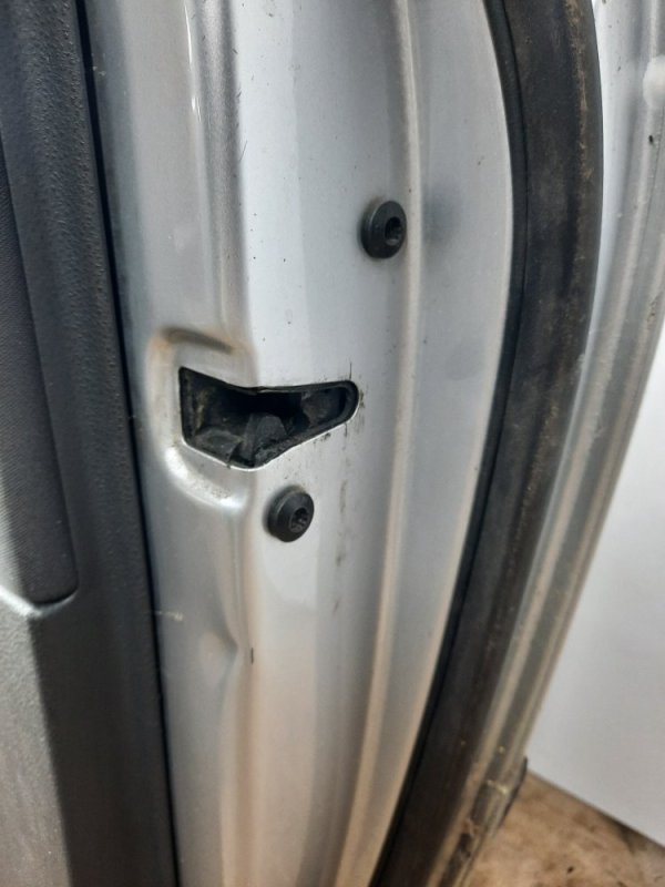 Дверь передняя правая Volkswagen Polo 4 купить в Беларуси