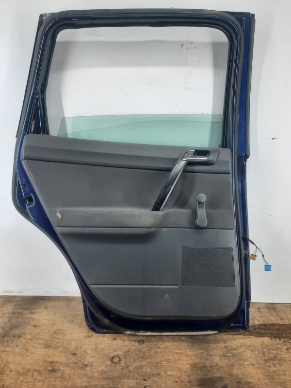 Дверь задняя левая Volkswagen Polo 4 купить в Беларуси