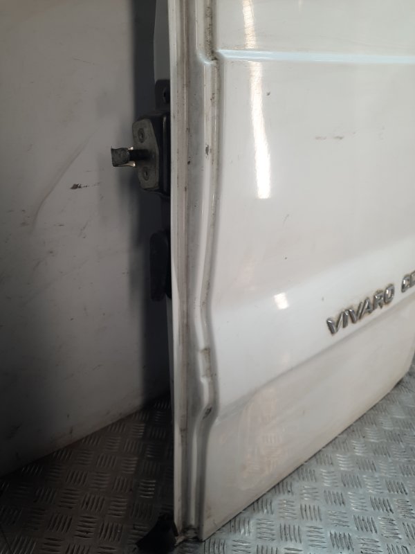 Дверь задняя правая Opel Vivaro A купить в Беларуси