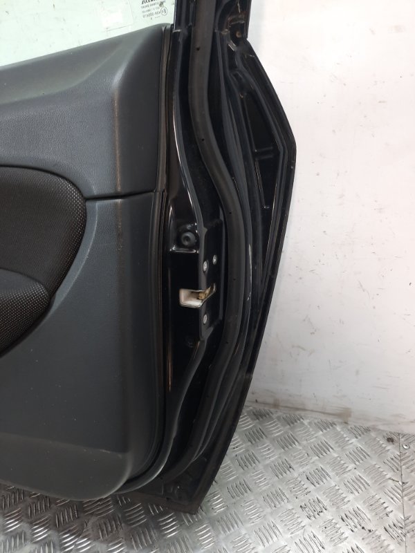 Дверь передняя правая Honda Civic 7 купить в Беларуси