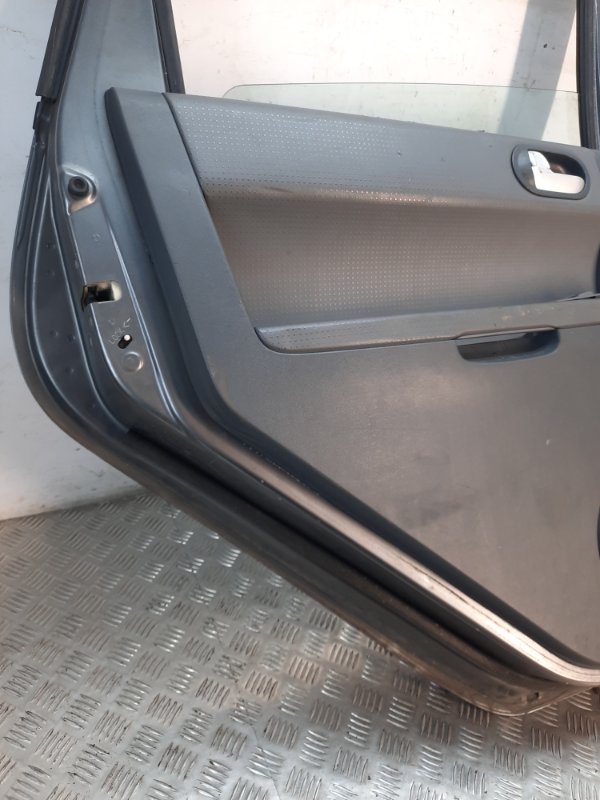 Дверь задняя левая Mitsubishi Colt 6 купить в Беларуси