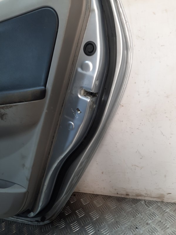 Дверь задняя правая Mitsubishi Grandis купить в Беларуси