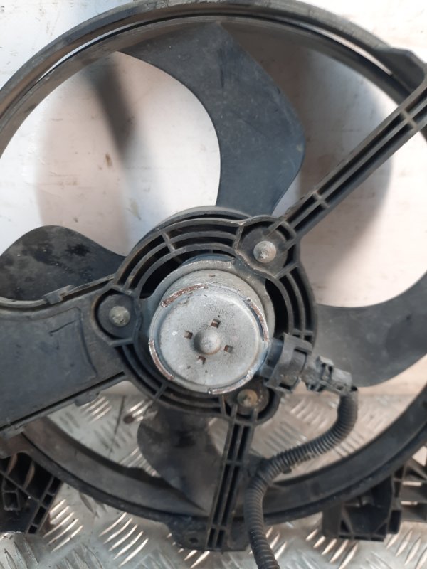 Вентилятор радиатора основного Nissan Micra K12 купить в Беларуси