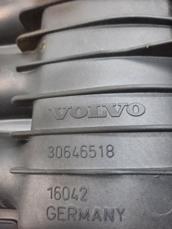 Коллектор впускной Volvo S40 V40 1 купить в Беларуси