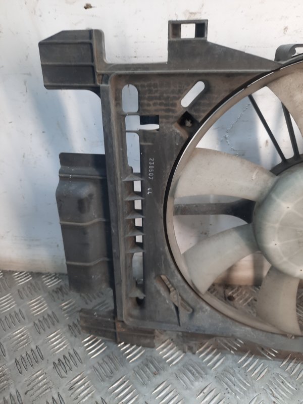 Вентилятор радиатора основного Toyota Yaris 2 купить в России