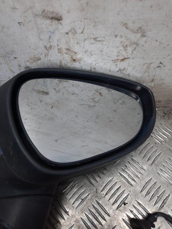 Зеркало боковое правое Ford Fiesta 5 купить в Беларуси