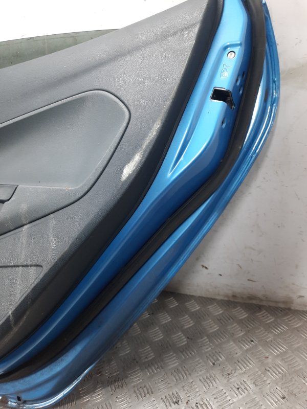 Дверь задняя правая Ford Fiesta 5 купить в Беларуси