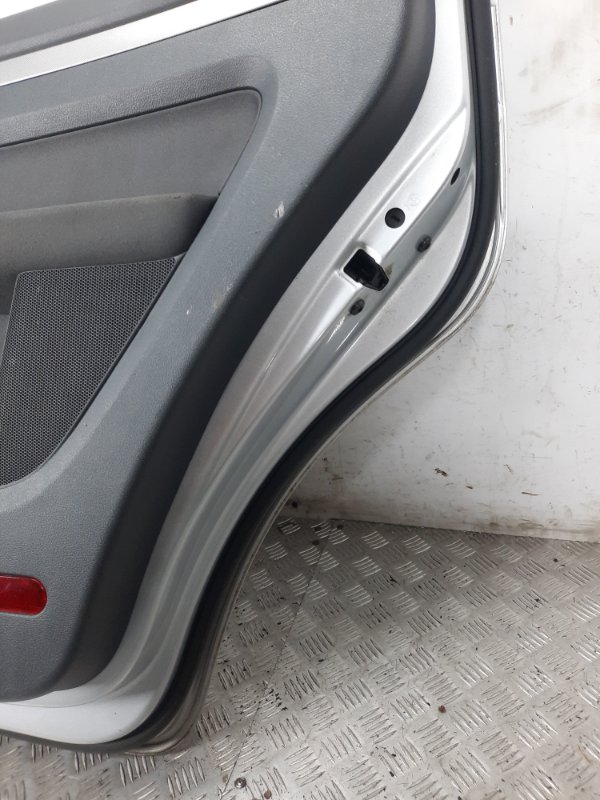 Дверь задняя правая Volkswagen Touran 1 купить в России