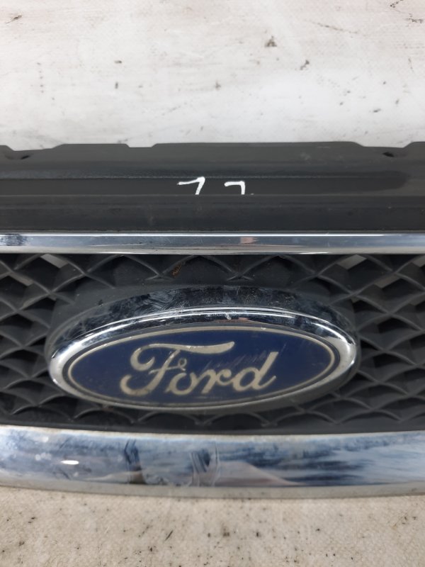 Решетка радиатора Ford Focus 1 купить в России
