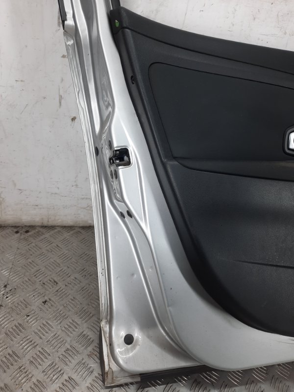 Дверь передняя левая Renault Megane 3 купить в Беларуси