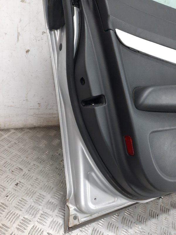 Дверь передняя левая Audi A6 C6 купить в России