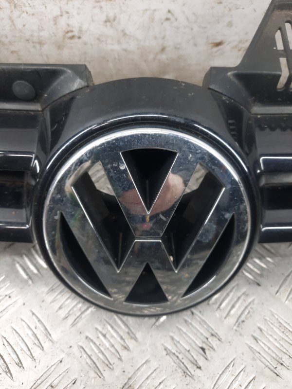 Решетка радиатора Volkswagen Golf 4 купить в Беларуси