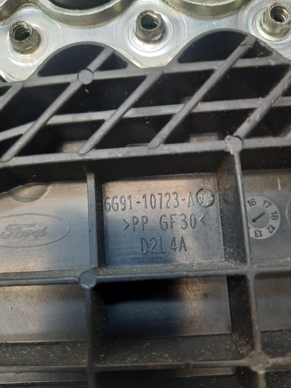 Крепление (корпус) аккумулятора Ford Galaxy 1 купить в России