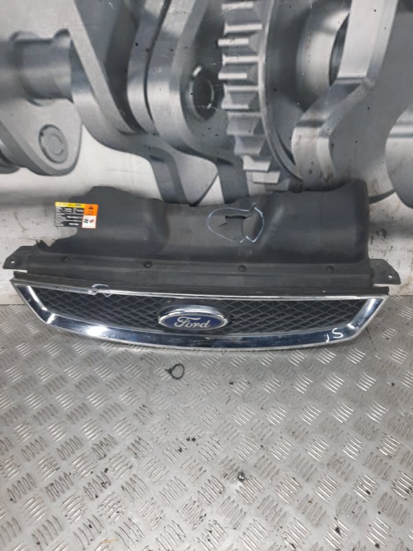 Решетка радиатора Ford Focus 1 купить в России