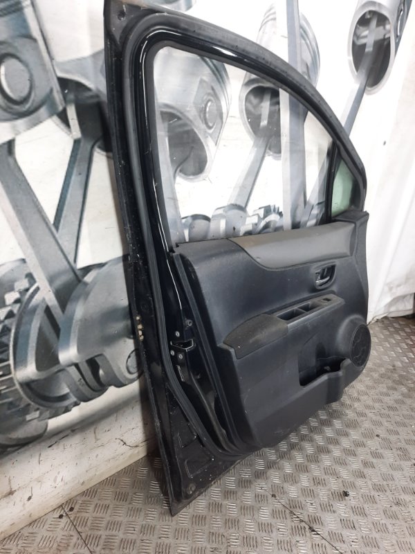 Дверь передняя левая Toyota Yaris 2 купить в России
