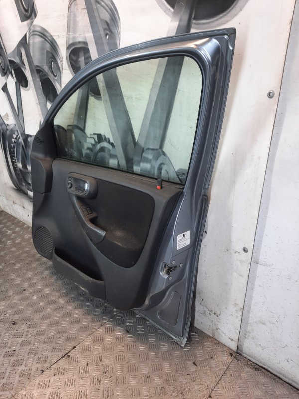 Дверь передняя правая Opel Corsa D купить в Беларуси