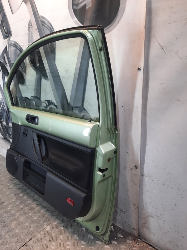 Дверь передняя правая Volkswagen Beetle 2 купить в России