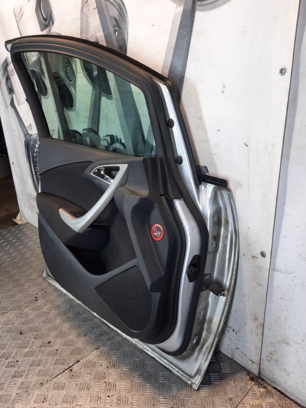Дверь передняя левая Opel Astra H купить в России