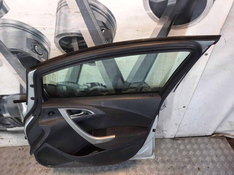 Дверь передняя правая Opel Astra H купить в Беларуси