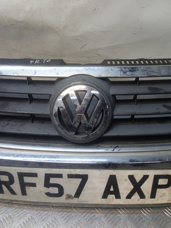 Решетка радиатора Volkswagen Touran 1 купить в Беларуси