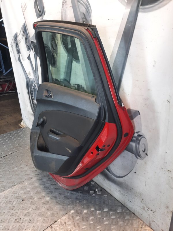 Дверь задняя правая Opel Astra H купить в Беларуси