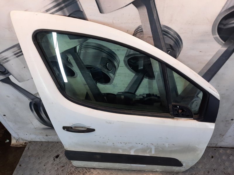 Дверь передняя правая Peugeot Partner 1 купить в Беларуси