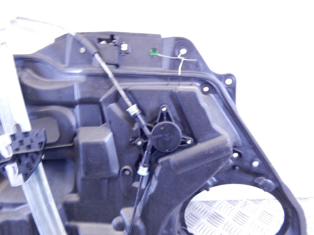 Стеклоподъемник электрический двери передней правой Mazda 6 GG купить в России