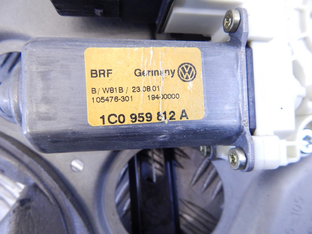Стеклоподъемник электрический двери задней правой Volkswagen Golf 4 купить в России