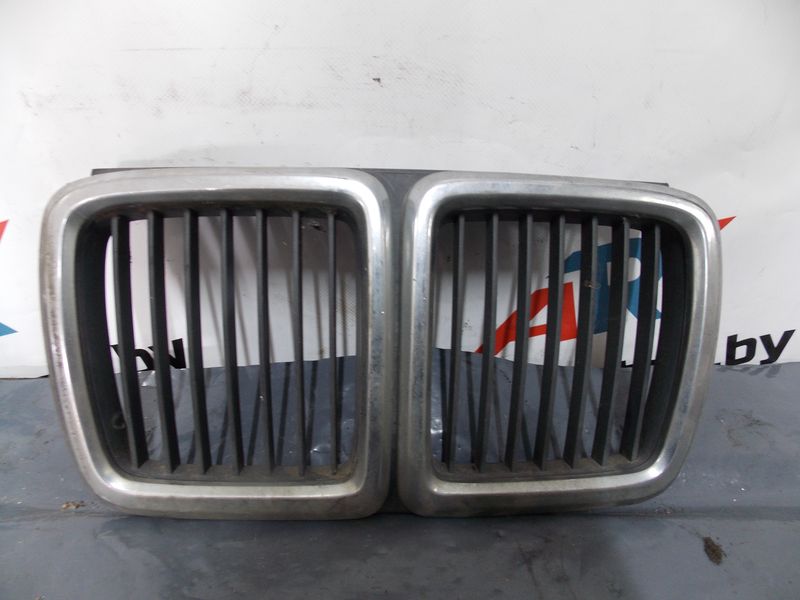 Решетка радиатора BMW 7-Series (E32) купить в Беларуси