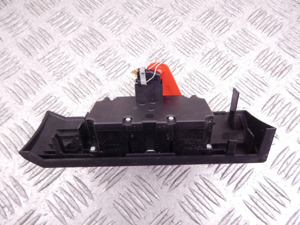 7 925 251