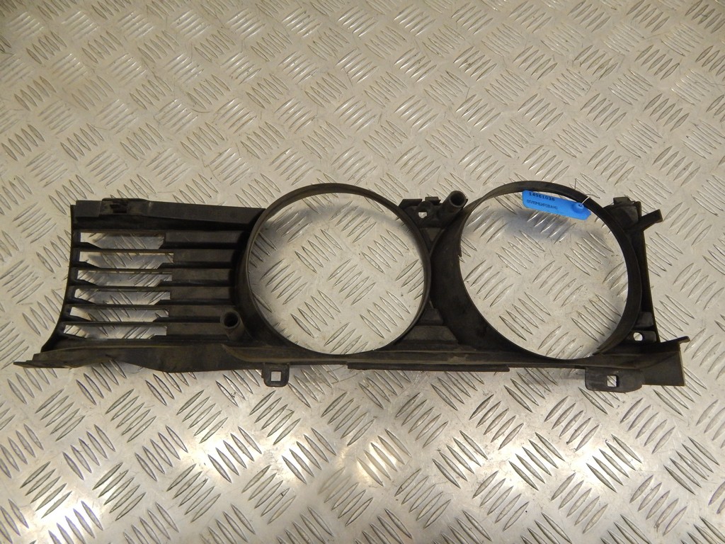 Решетка радиатора BMW 7-Series (E32) купить в России