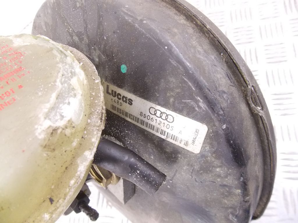 Усилитель тормозов вакуумный Audi A4 B5 купить в России
