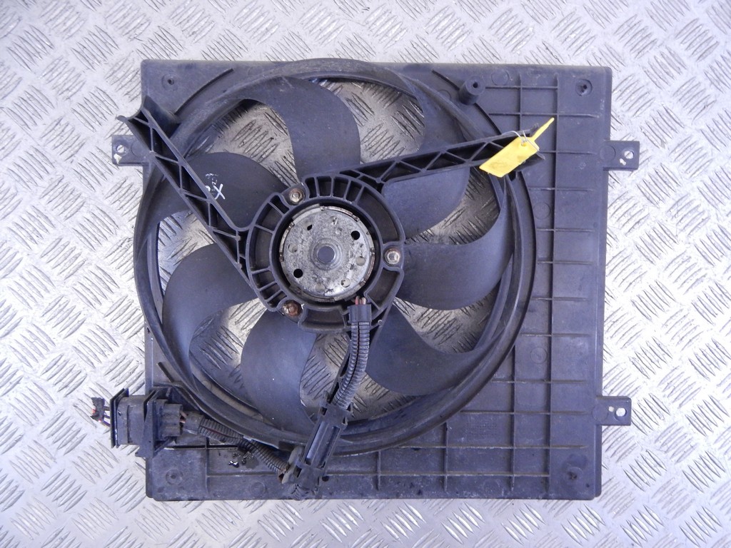 Вентилятор радиатора основного Volkswagen Fox купить в России