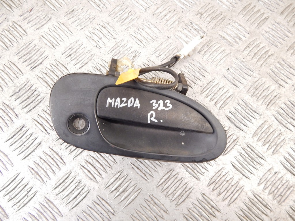 Ручка двери наружная передняя правая Mazda 323 BA купить в Беларуси