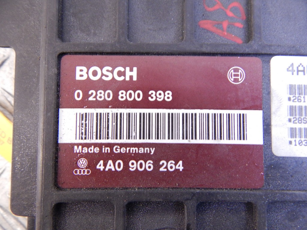 Блок управления двигателем Audi 80 B4 купить в России