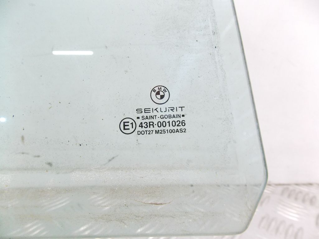 Стекло двери задней правой BMW 7-Series (E38) купить в Беларуси