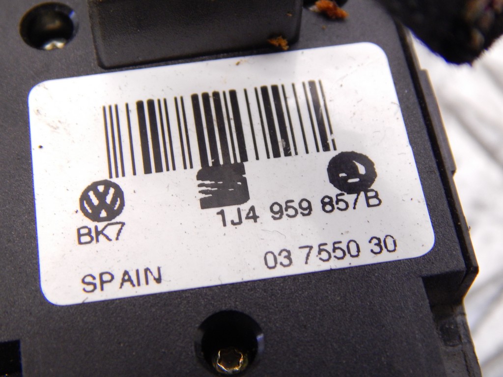Блок управления стеклоподъемниками Volkswagen Golf 4 купить в Беларуси