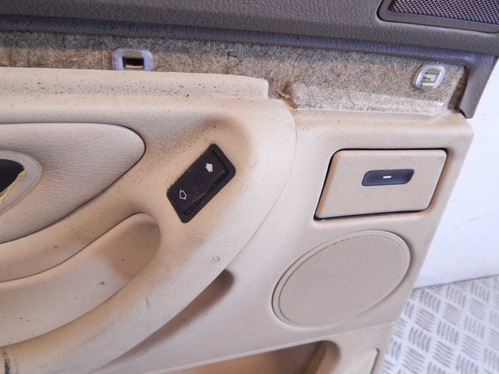 Обшивка (карта) двери задней левой BMW 7-Series (E38) купить в России