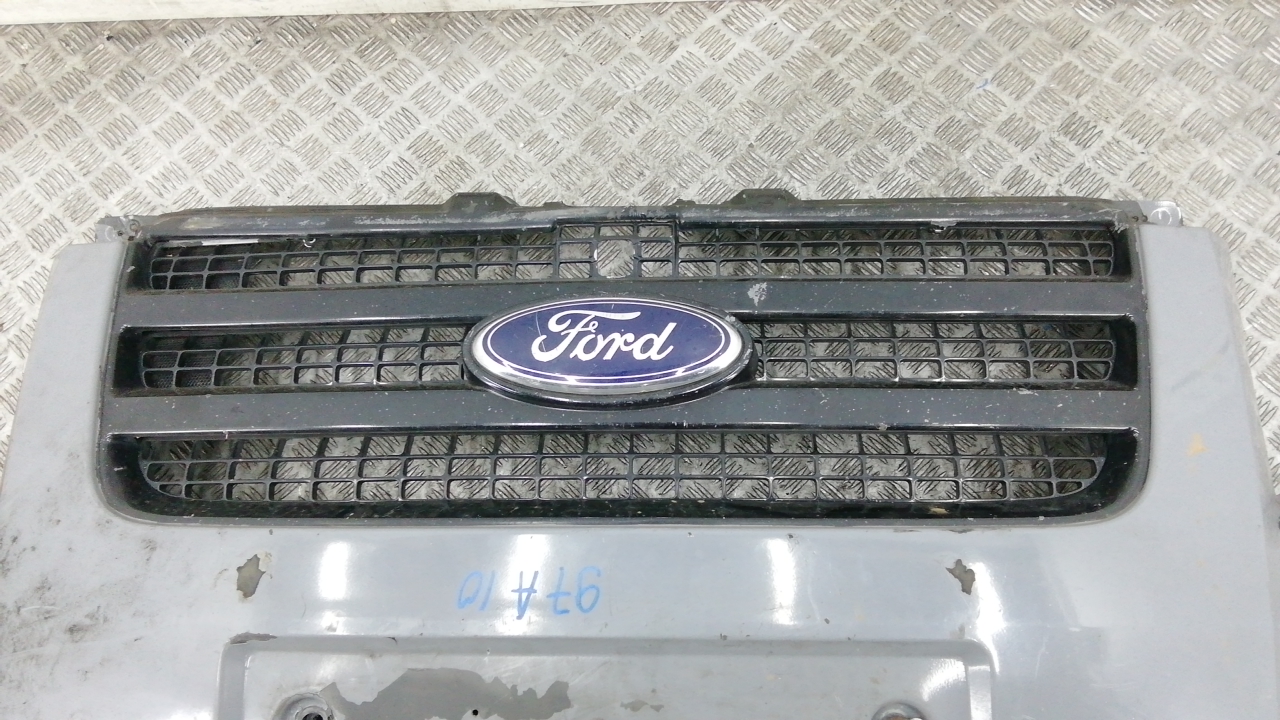 Решетка радиатора Ford Transit 4 купить в России