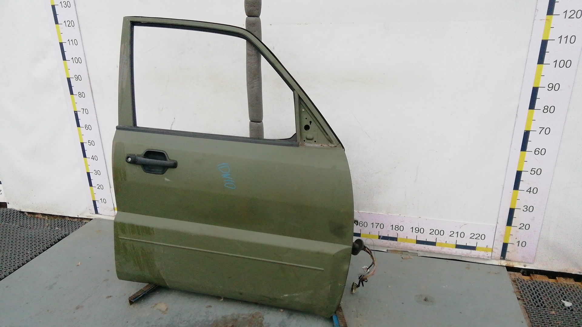 Дверь передняя правая Mitsubishi Pajero купить в России
