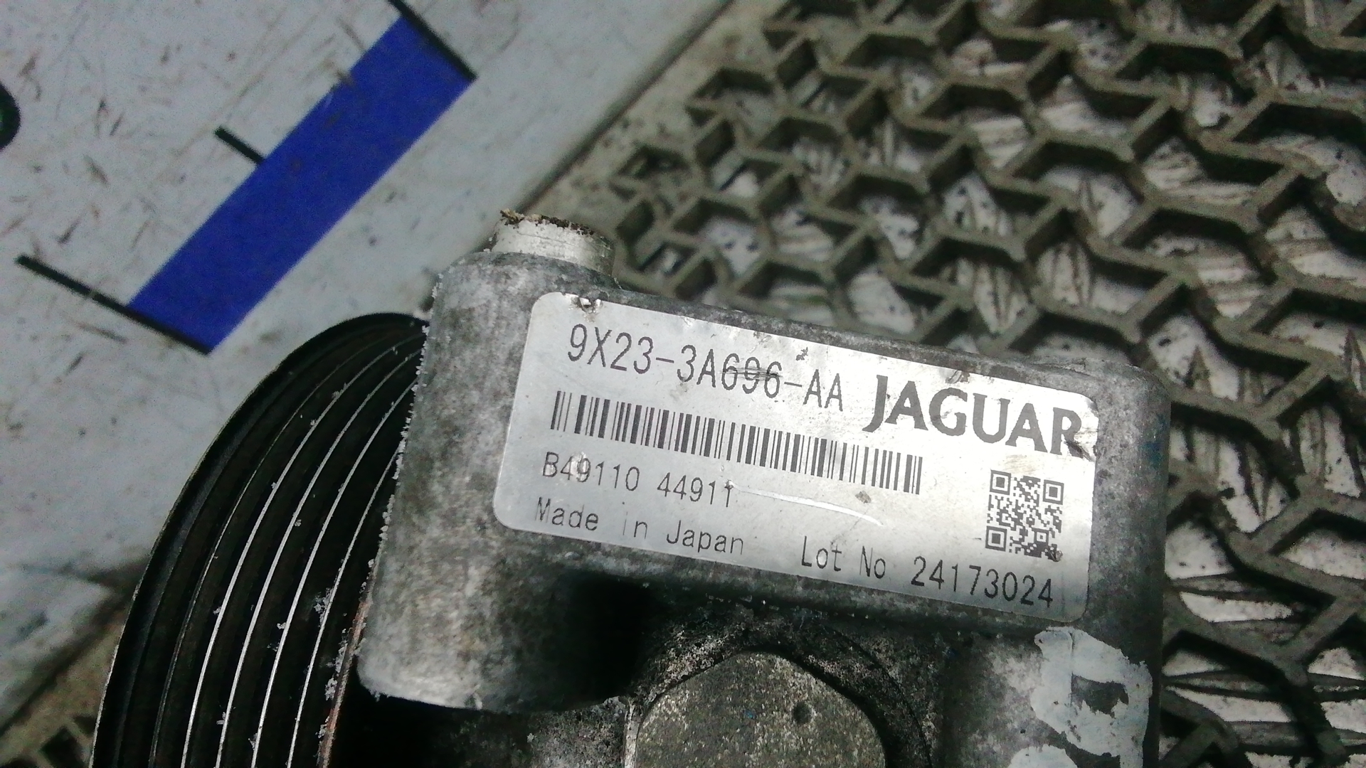 Насос гидроусилителя руля (ГУР) Jaguar XF X250 купить в России