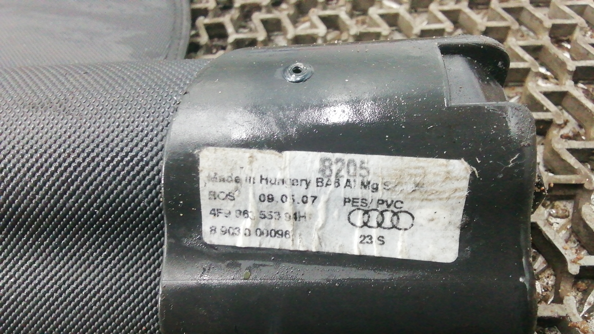 Шторка (полка) багажника Audi A6 C5 купить в России