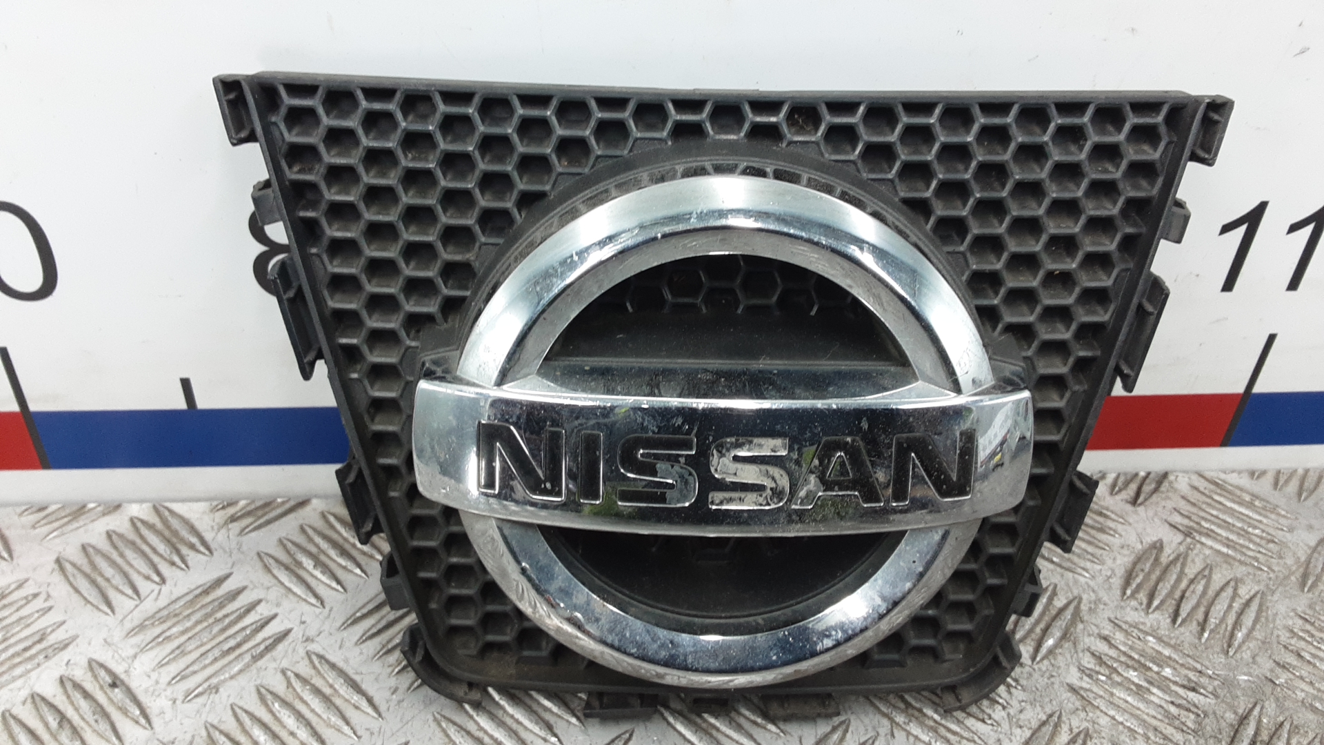 Эмблема (значок) Nissan Qashqai 1 купить в России