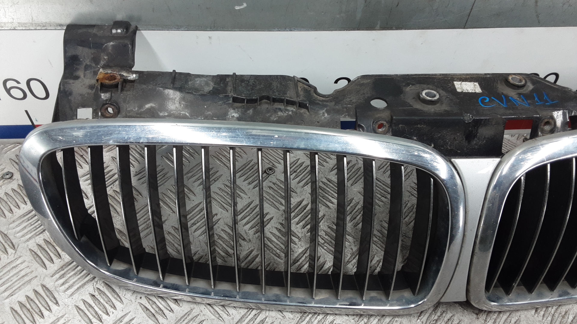 Решетка радиатора BMW 7-Series (E38) купить в России