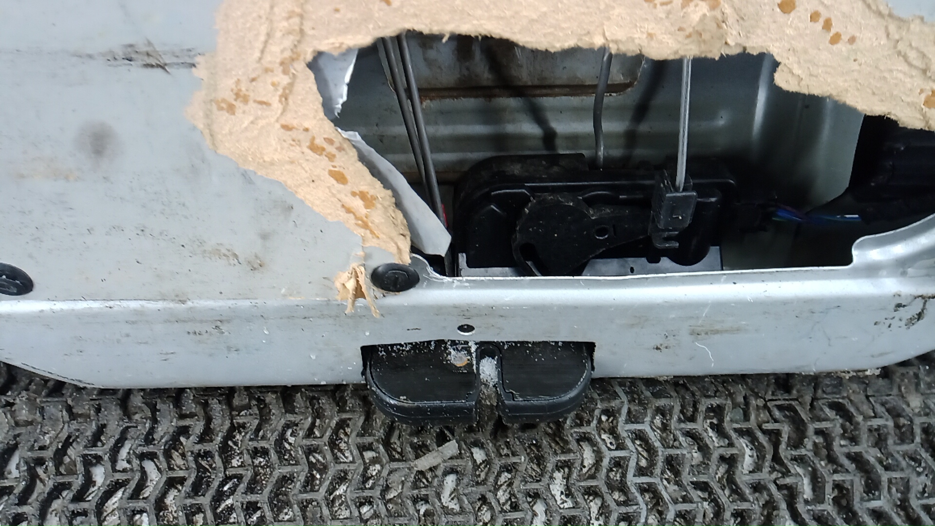 Крышка (дверь) багажника Mercedes Vito (W639) купить в России