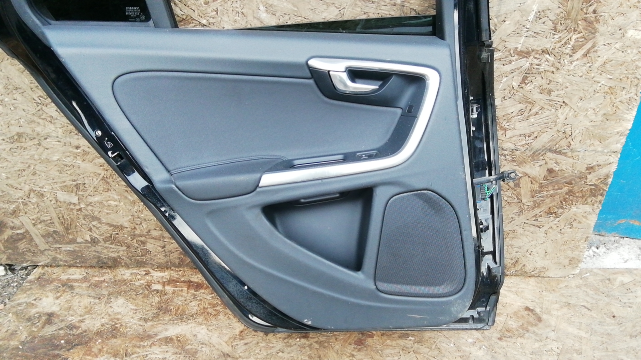 Дверь задняя левая Volvo V60 1 купить в России
